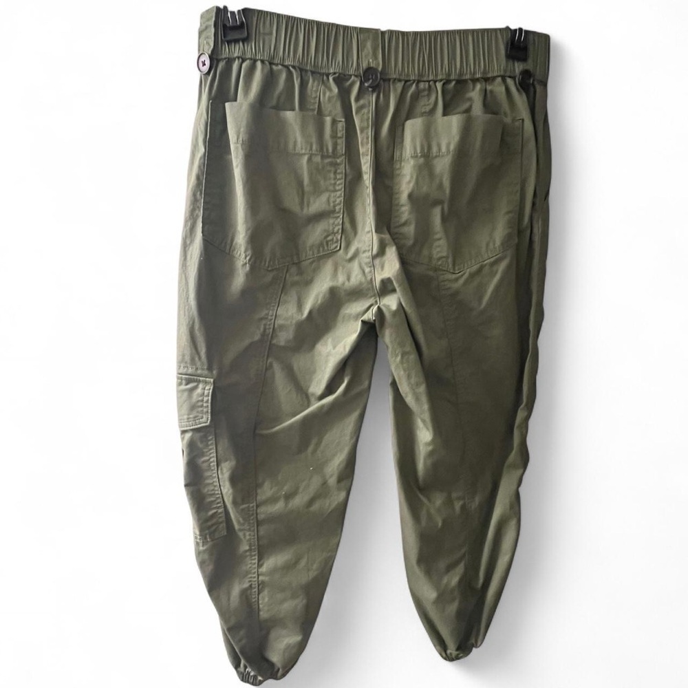 Women's Olive Cropped Cargo Pants - Picture 3 of 3